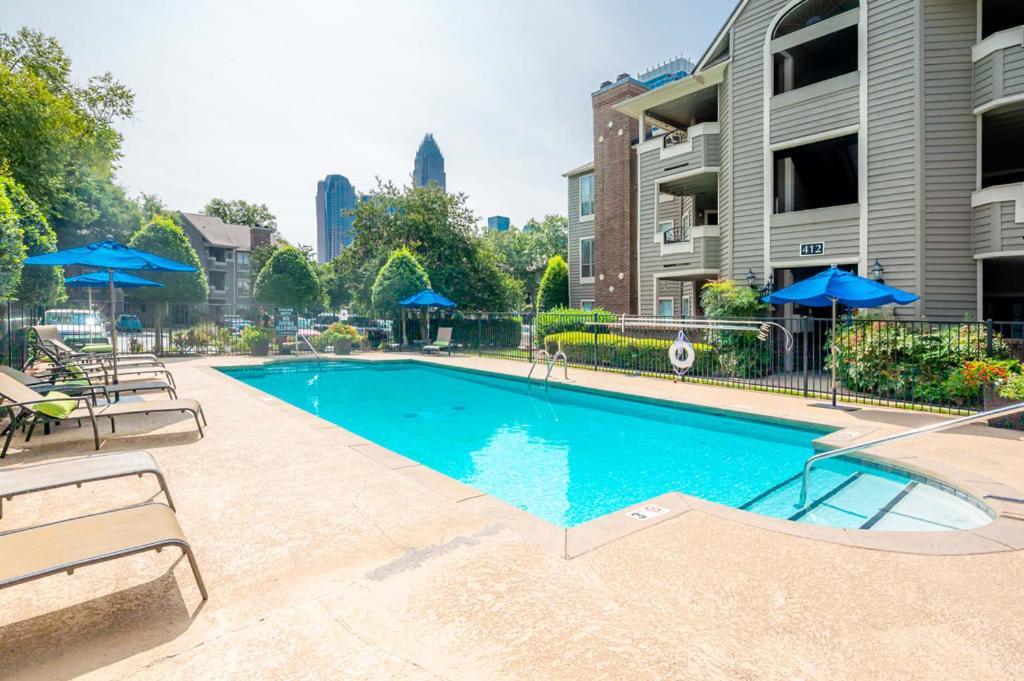 Unique 2Br Prime Location With Gym & Parking Apartment Charlotte Exterior photo